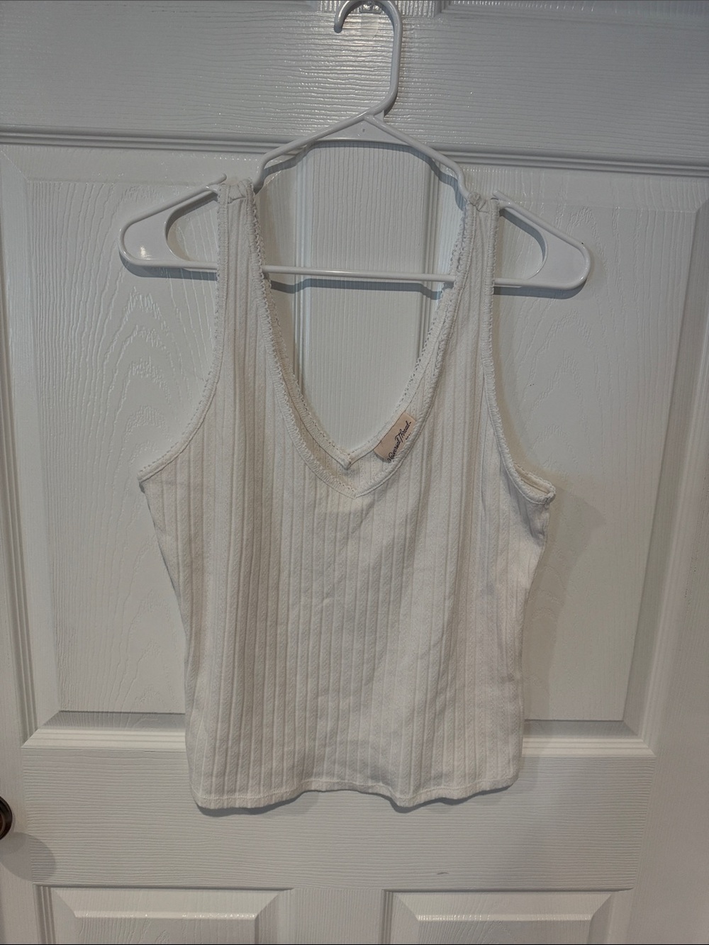 Universal Thread Cream Ribbed V-Neck Tank Top
